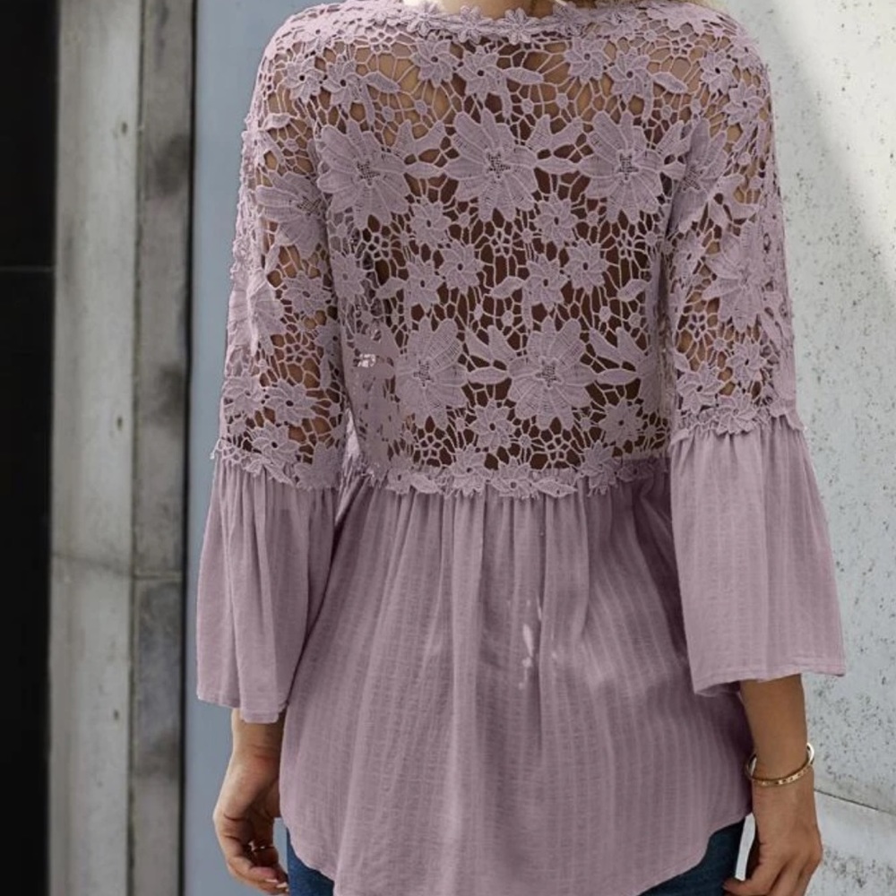 Beautiful woman blouse lace button front - Picture 5 of 7
